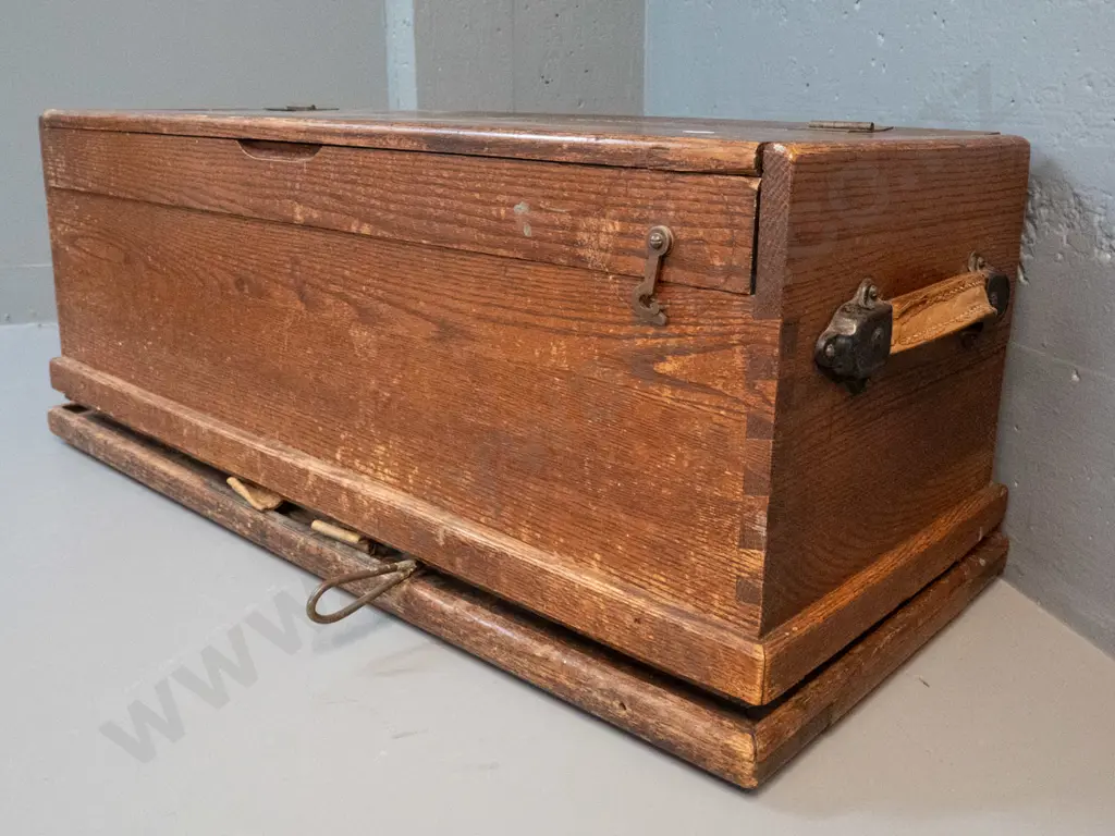 vintage oak-cased portable organ - Estry Organ Company, Brattleboro VT & Begg & Co Dunedin retail label, leather handles Image 1++