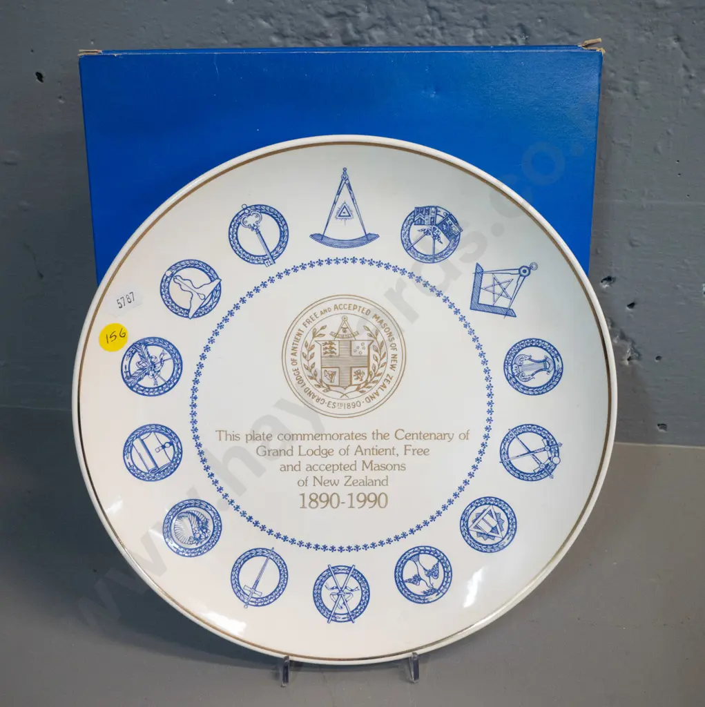 Crown Lynn 1990 New Zealand Masonic Lodge commemorative plate in original box D-280 Image 1++
