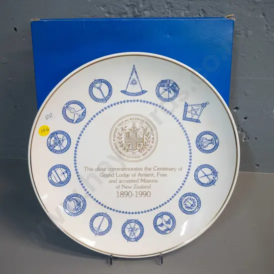 Crown Lynn 1990 New Zealand Masonic Lodge commemorative plate in original box D-280