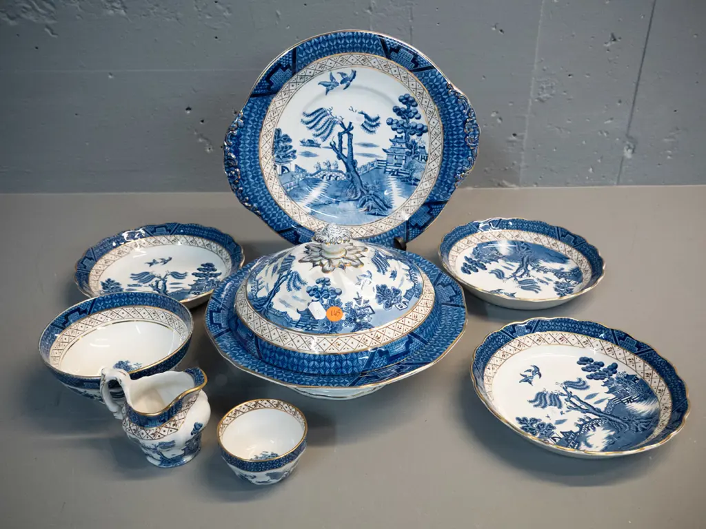 8 assorted pieces Booth's Real Old Willow dinnerware - including lidded veg, serving plate, cream, sugar, etc. Image 1++