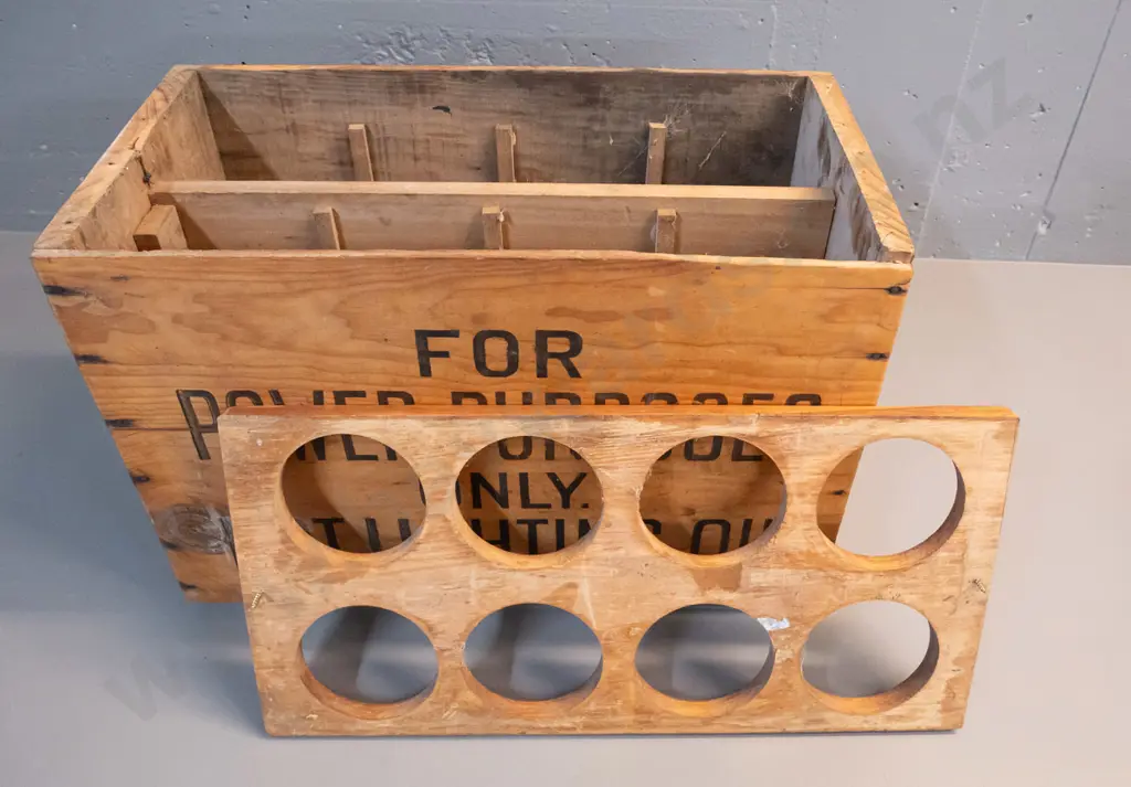 timber Shell Co. of NZ "Cross" brand kerosene crate - top may have been added later, has screws and filled holes H390 Image 1++