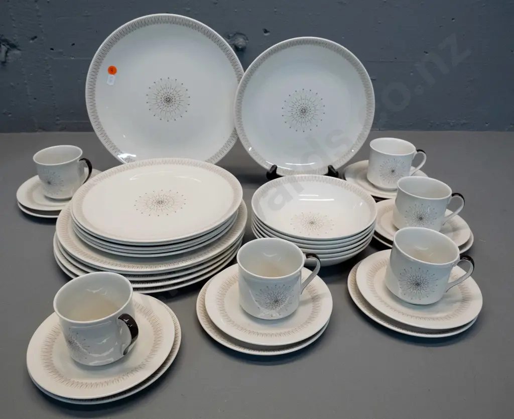 retro Royal Doulton "Morning Star" 6 place dinner set Image 1++