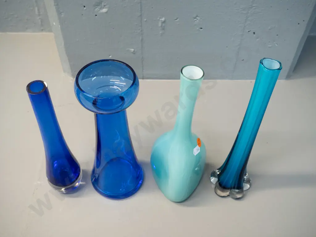 4 small blue or teal art glass vases - tallest is H-260 Image 1++