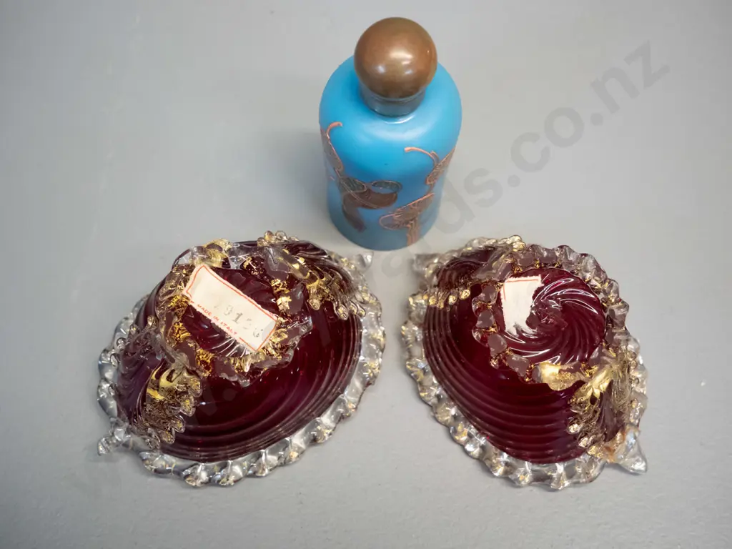 2 hand-crafted Italian ruby glass frilled gilt rim open salts and a hand decorated glass scent bottle H-100 Image 1++