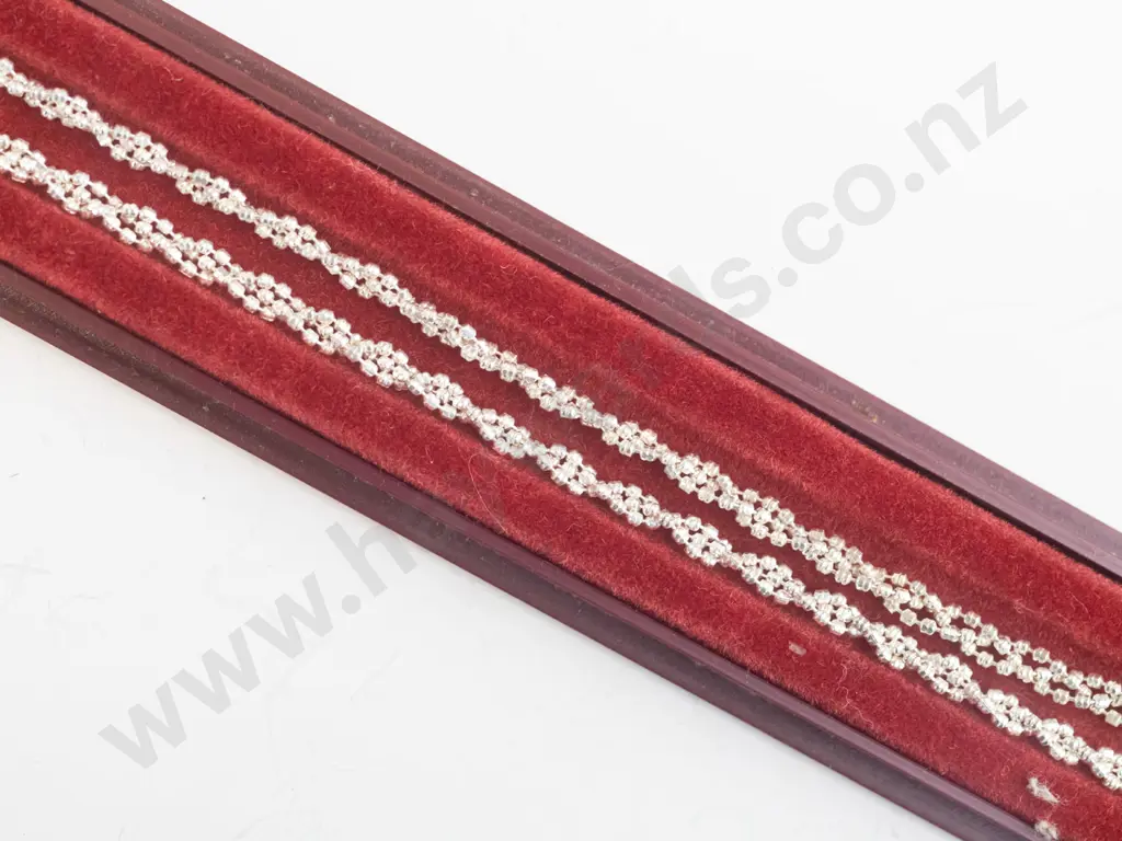 silver twist necklace stamped 925 Italy Image 1++
