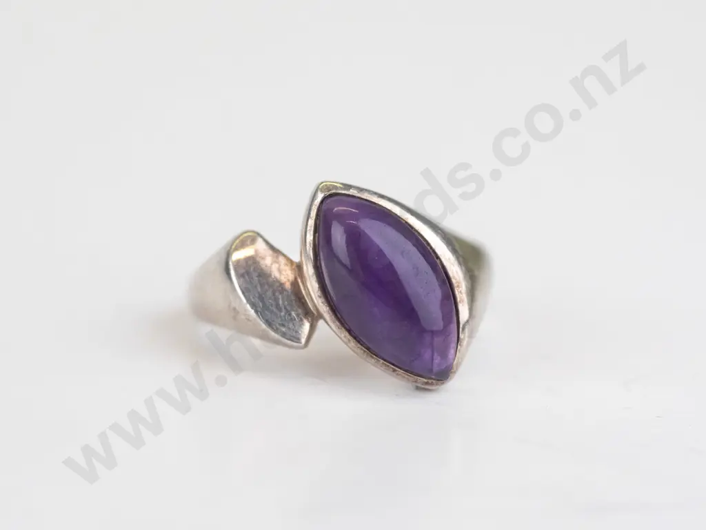 silver ring with purple stone stamped 925 Image 1++