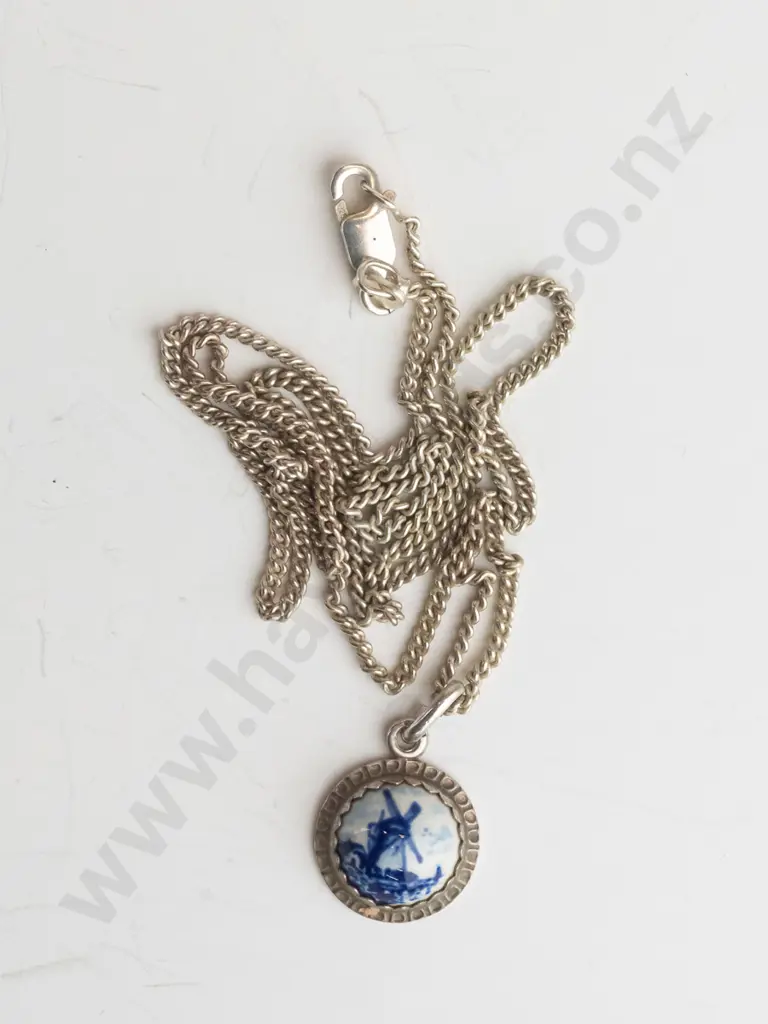 silver Dutch windmill scene necklace chain stamped 925 Image 1++