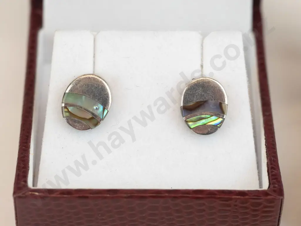 3 pairs of earrings Image 1++