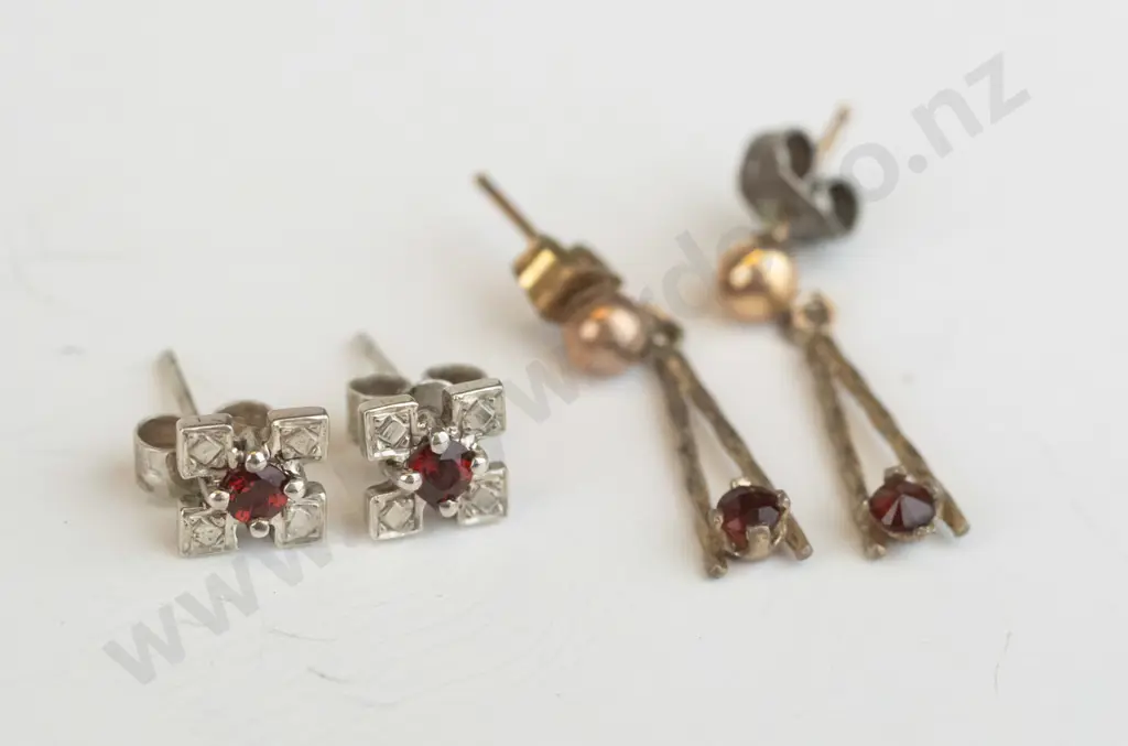 2 pairs asstd garnet earrings Image 1++