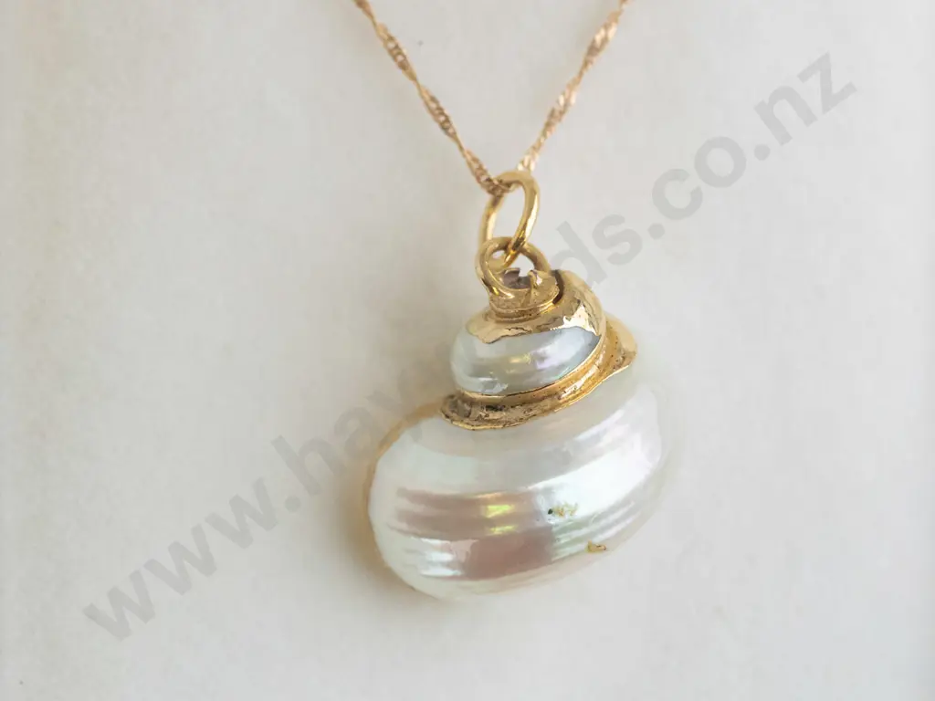 shell necklace chain stamped 375 Image 1++