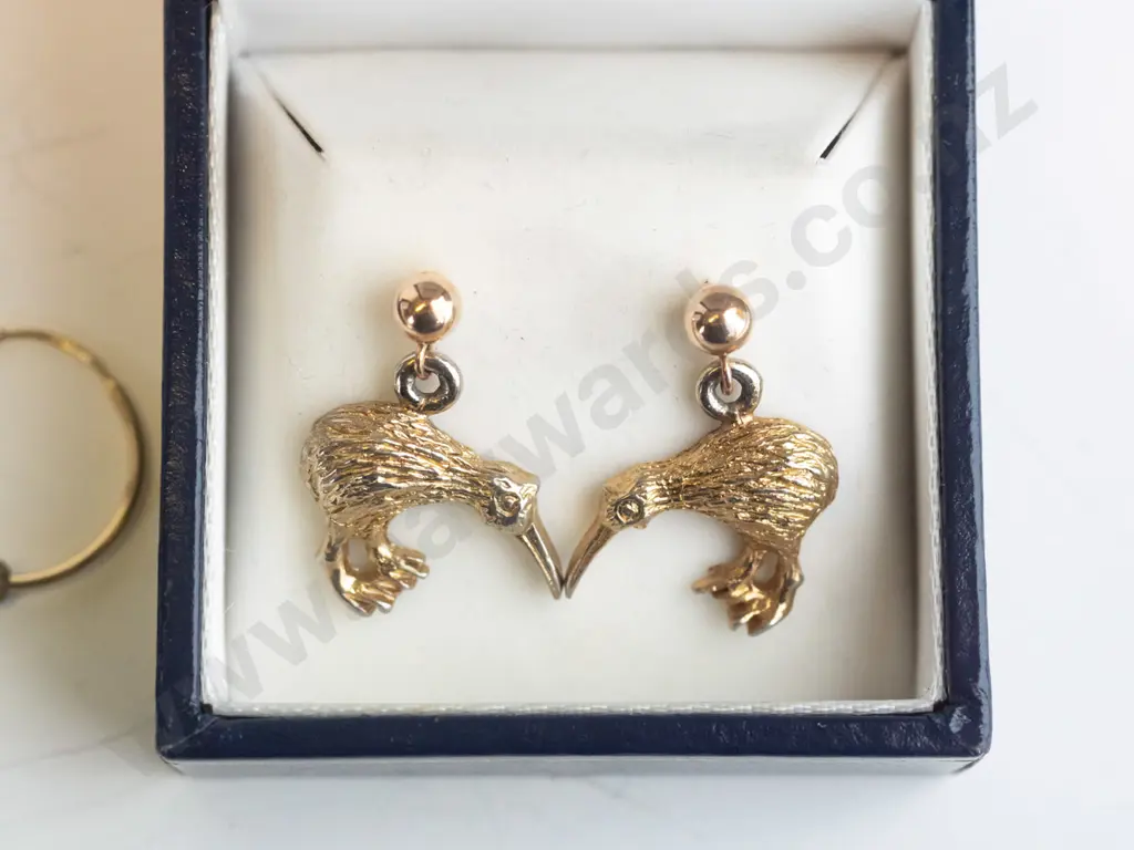 3 pairs assts earrings Image 1++