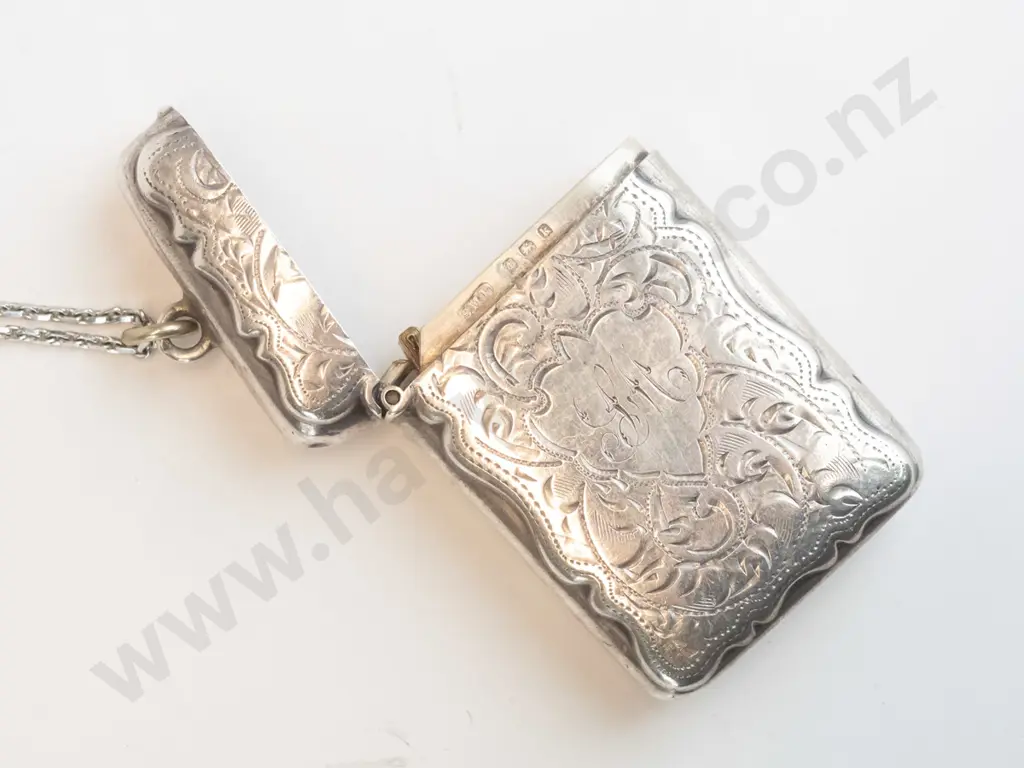 silver vesta box & chain stamped anchor lion R Image 1++