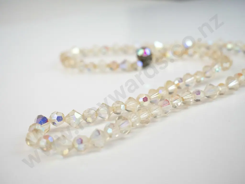 crystal single strand necklace Image 1++