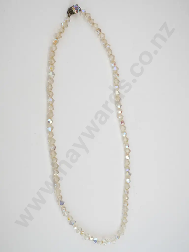 crystal single strand necklace Image 1++