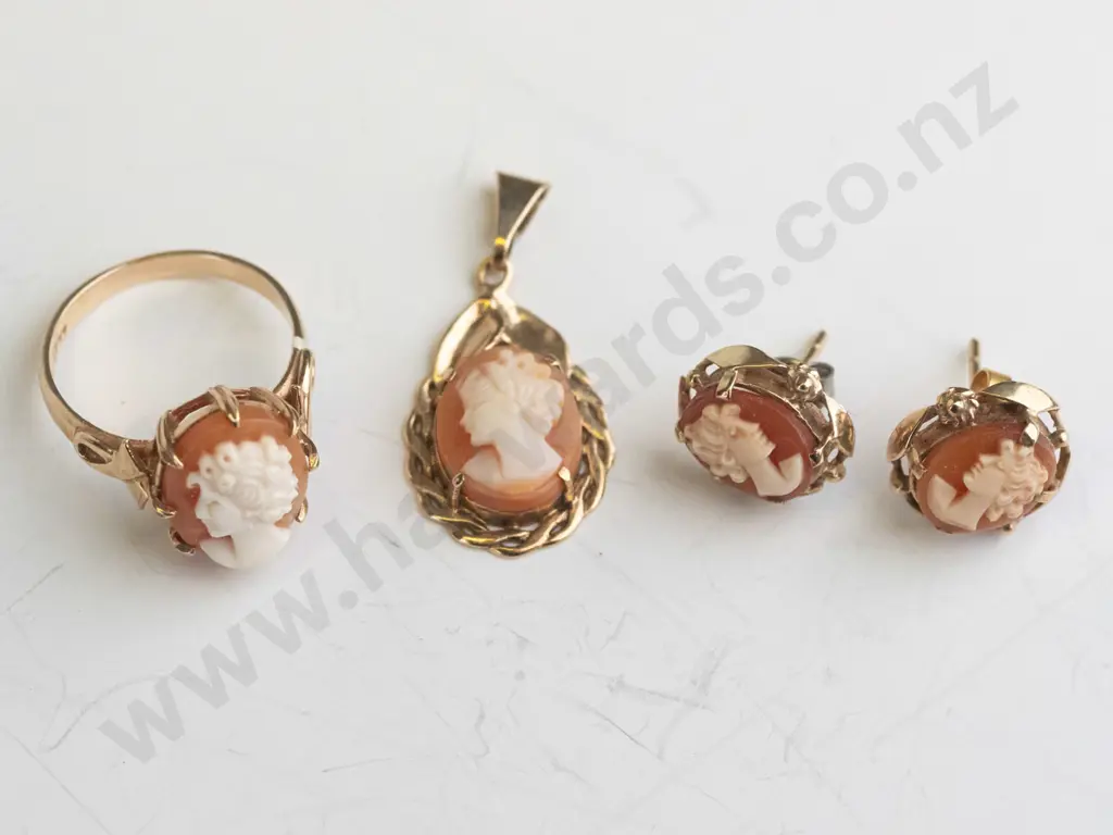 cameo ring stamped 9ct, cameo pendant stamped 9ct no chain & pair of cameo earrings no mark Image 1++