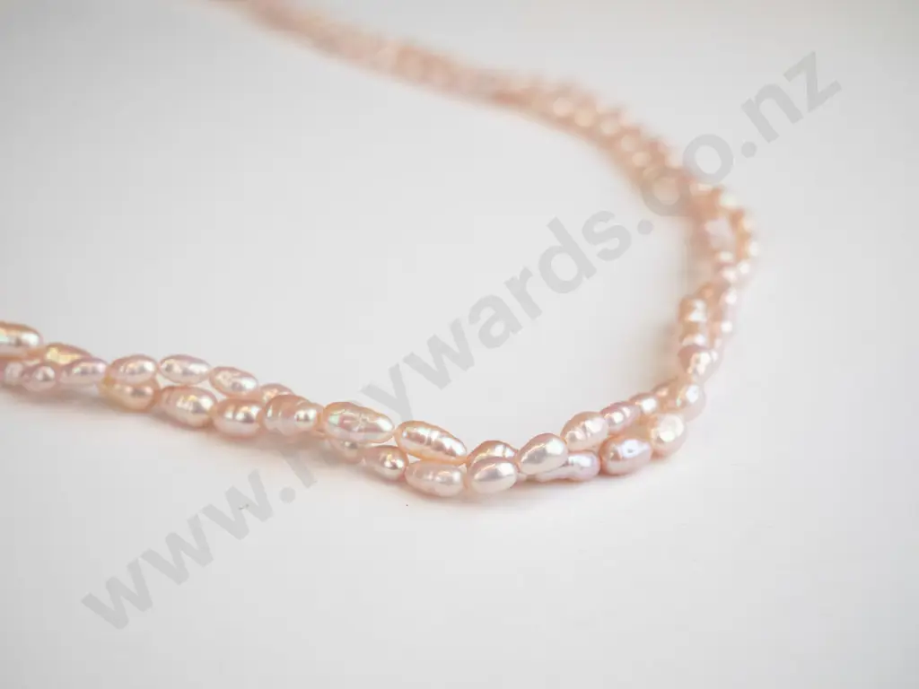 double stand twist pink necklace Image 1++