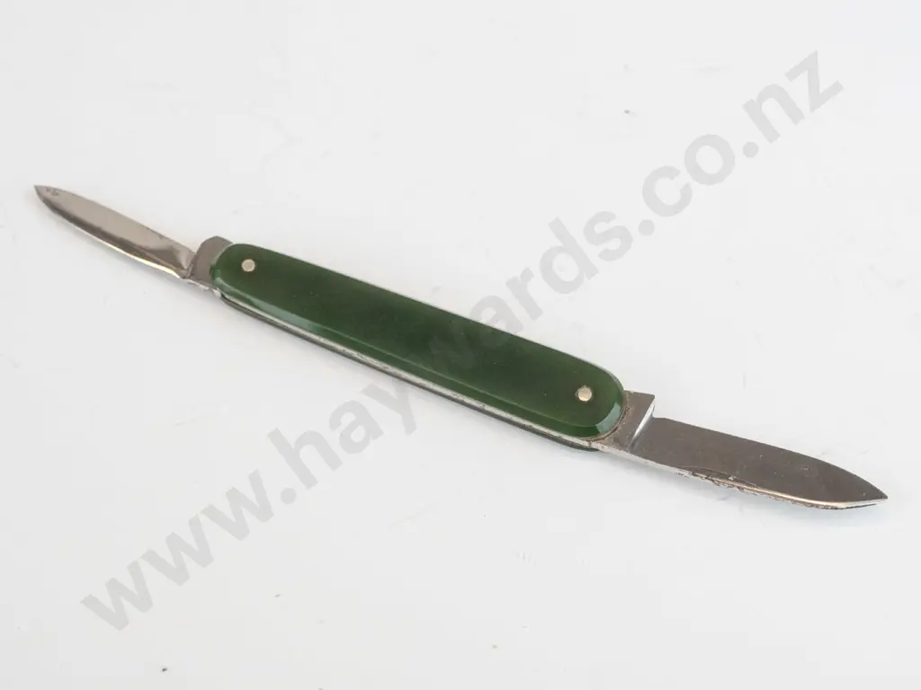 small greenstone pocket knife Image 1++