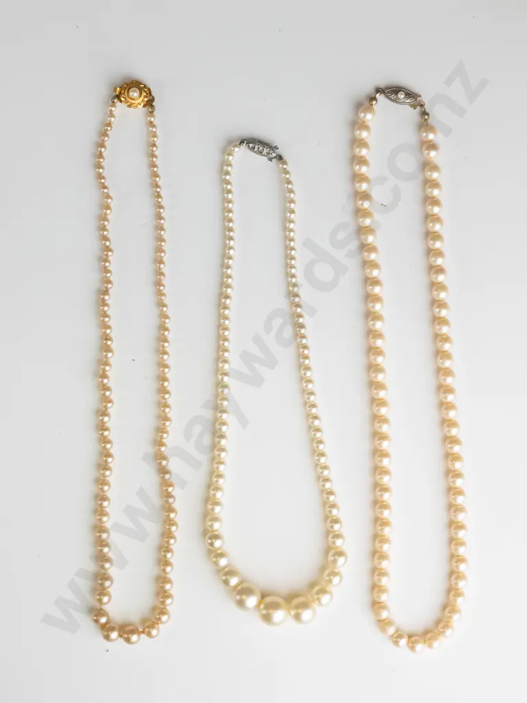 3 asstd single strand pearl necklaces Image 1++