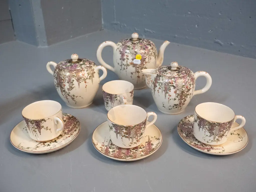vintage 7-piece Satsuma tea set - 4 cups & only 3 saucers, tea pot is H-170 Image 1++