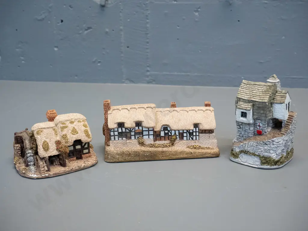 3 Lilliput Lane composite cottages - Fisherman's Cottage H-100, Anne Hathaway's Cottage W-130 and Water Mill Image 1++