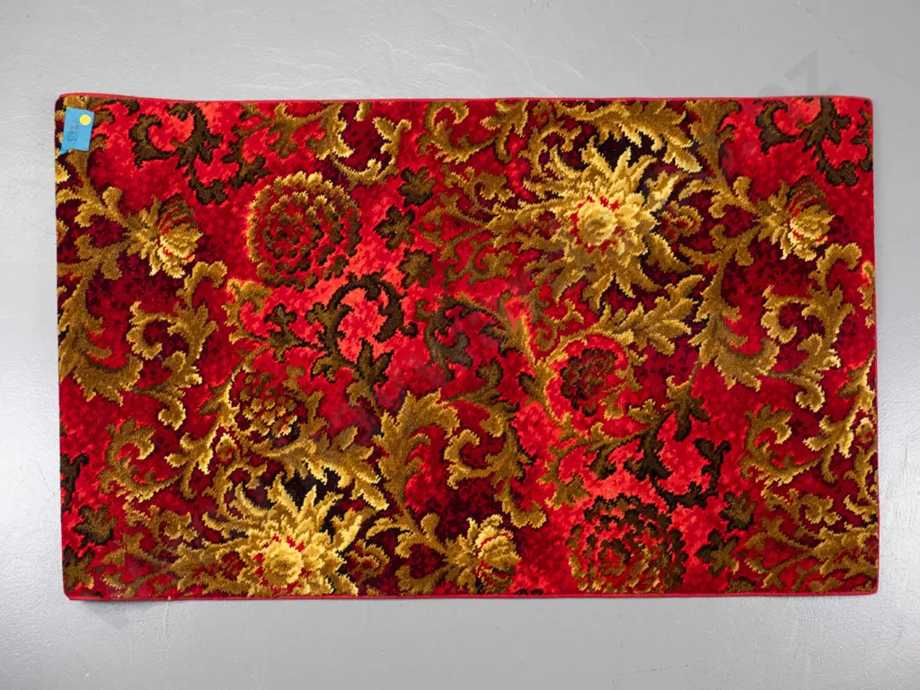 small piece of Feltex NZ wool carpet with bound edges - red and gold L-1150 W-695 Image 1++