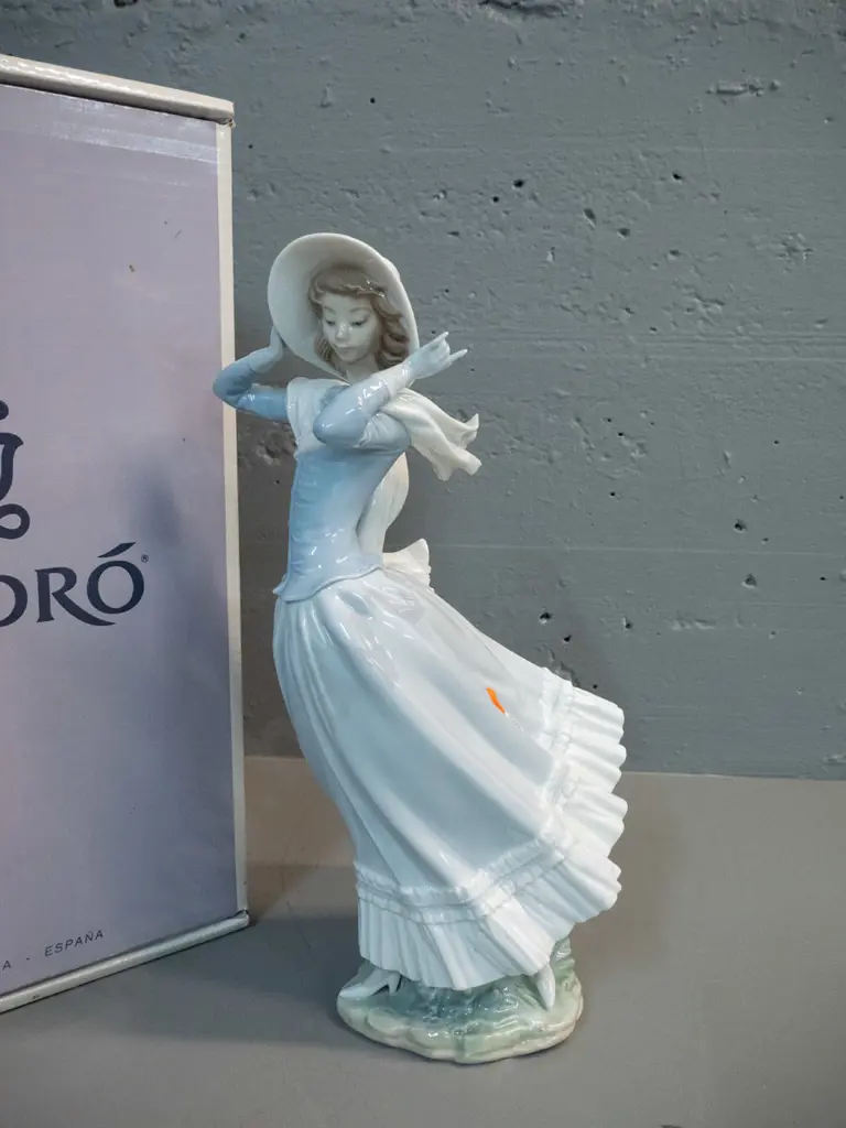 Lladro large figurine "Spring Breeze" No. 4936 H-360 with original box Image 1++