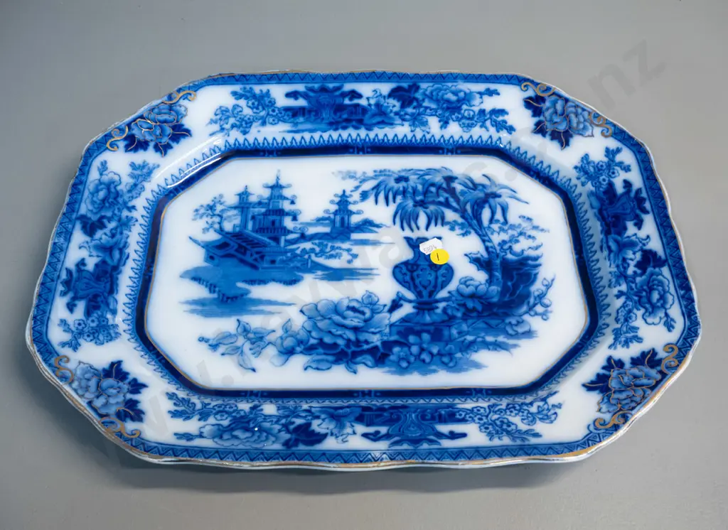 vintage flow blue ashett with pagoda and urn decoration - marked Lahore, has wear to gilt and some scratches L-450 W-345 Image 1++