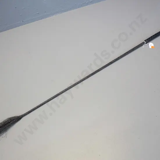 riding crop with woven leather handle, woven from unknown fibre L-830