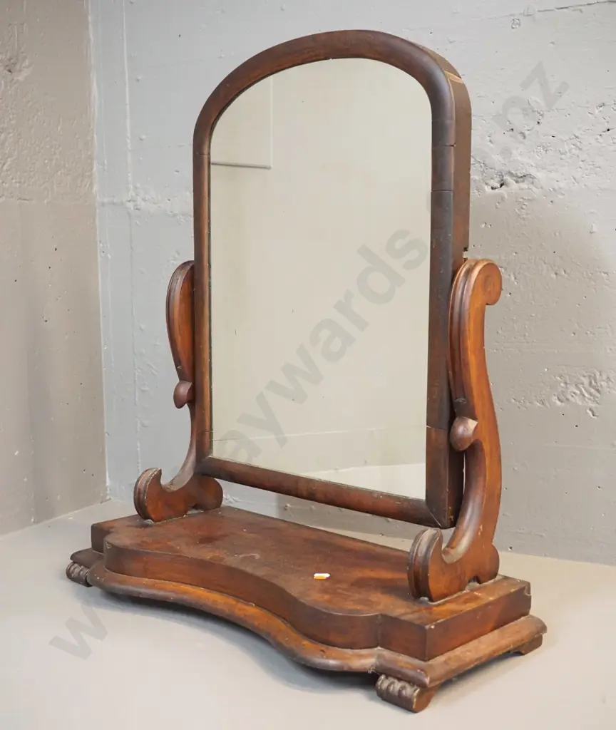 Victorian mahogany cheval dressing table mirror with arched mirror, carved supports - original condition, some de- Image 1++