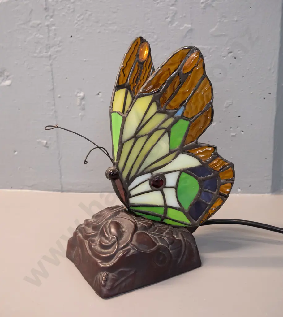 Tiffany style leadlight butterfly table lamp on cast metal base H-250 L-170 Image 1++