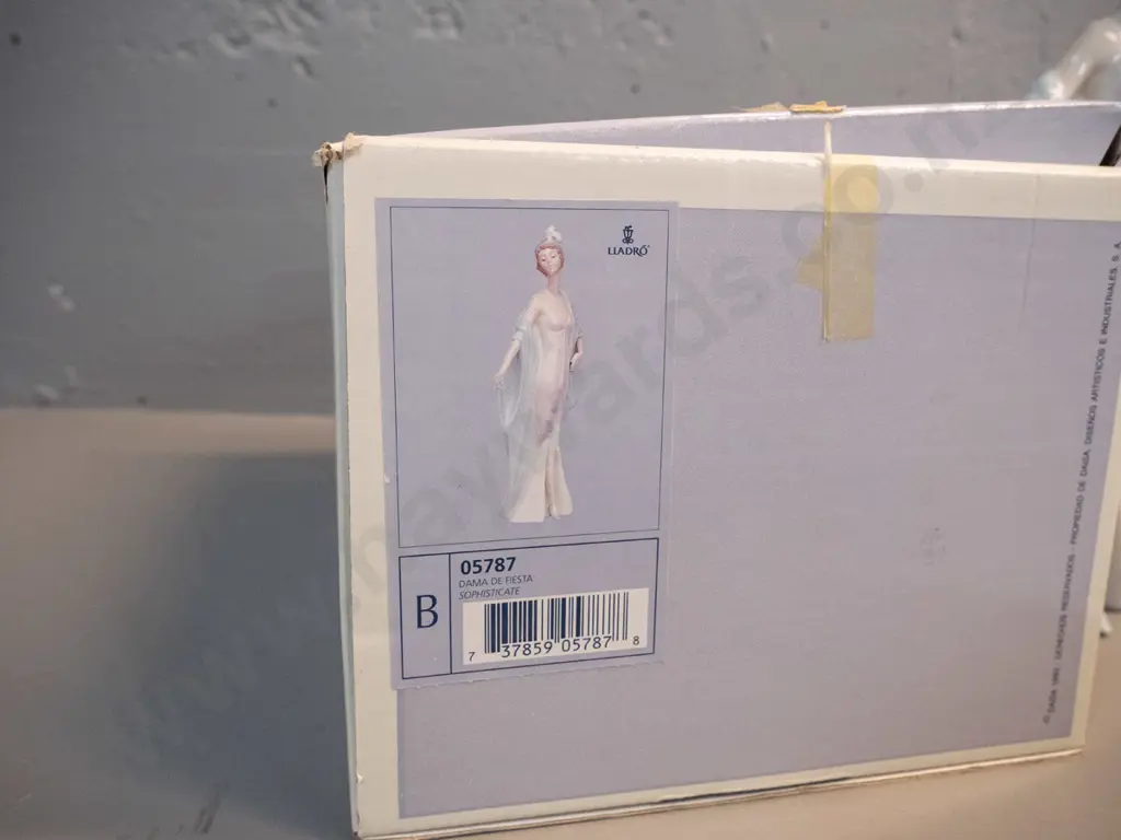 Lladro figurine "Sophisticate" No. 5787 -  H-260. With original box Image 1++