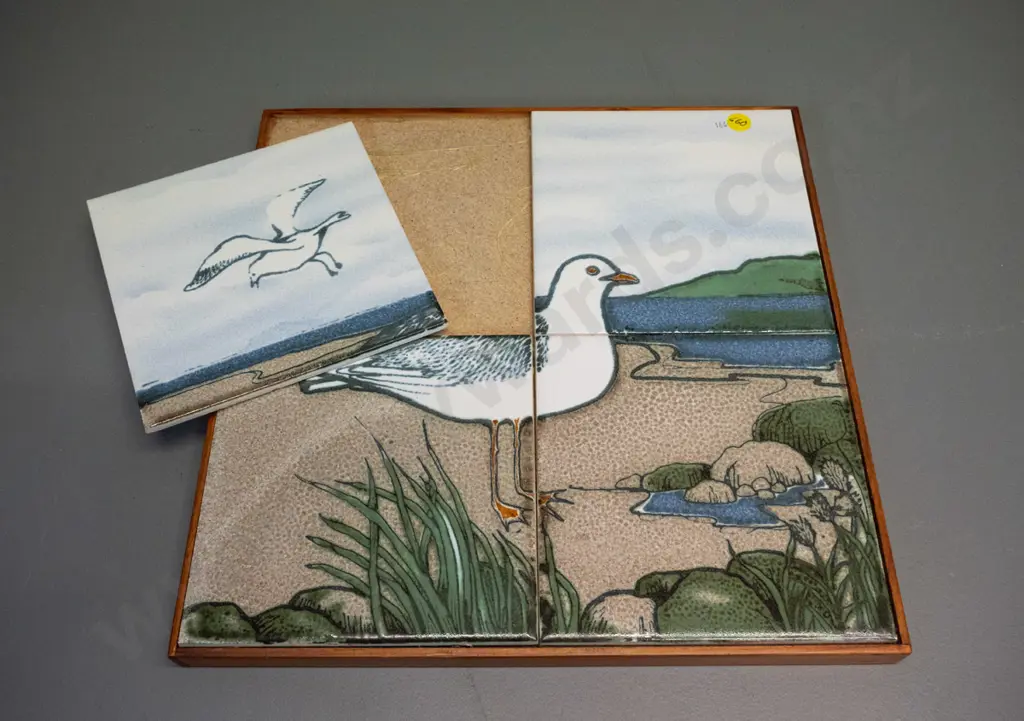 4-part seagull scene on tiles, loosely set in timber frame 320 x 320 Image 1++