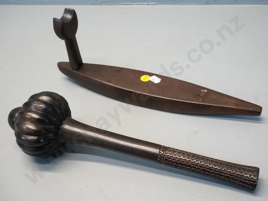 Fijian carved hardwood club with display stand - stand "fork" sits loose - club L-320 Image 1++