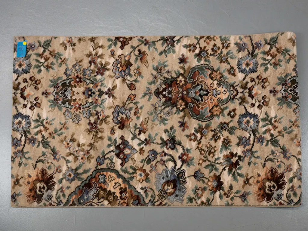 small piece of Feltex NZ wool carpet with bound edges L-1155 W-695 Image 1++
