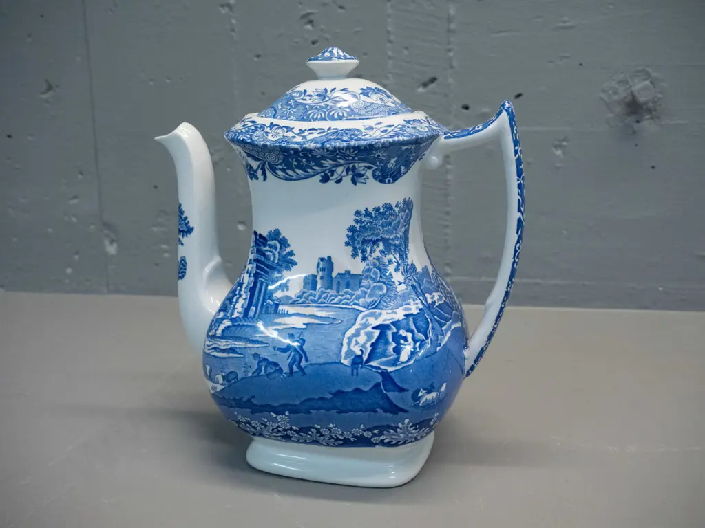 Spode blue & white "Italian" pattern coffee pot H-230 W-210 Image 1++