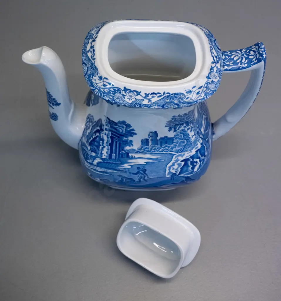 Spode blue & white "Italian" pattern coffee pot H-230 W-210 Image 1++