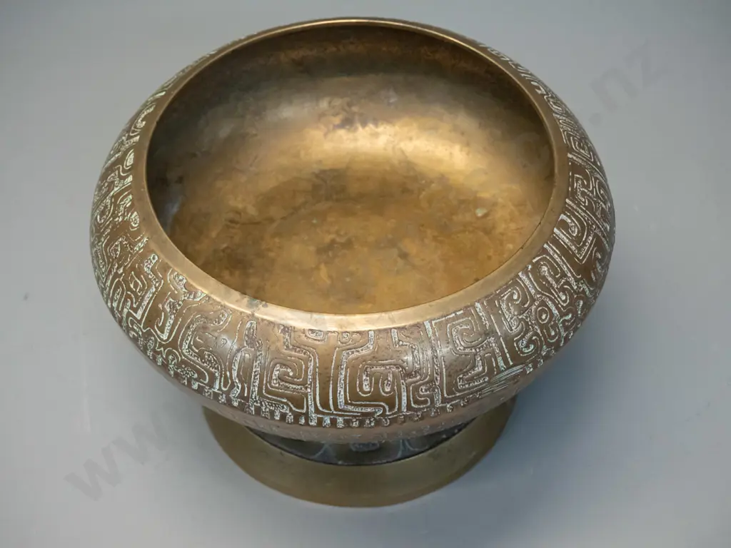 heavy cast brass temple incense burner or footed bowl with incised decoration H-170 D-260 Image 1++