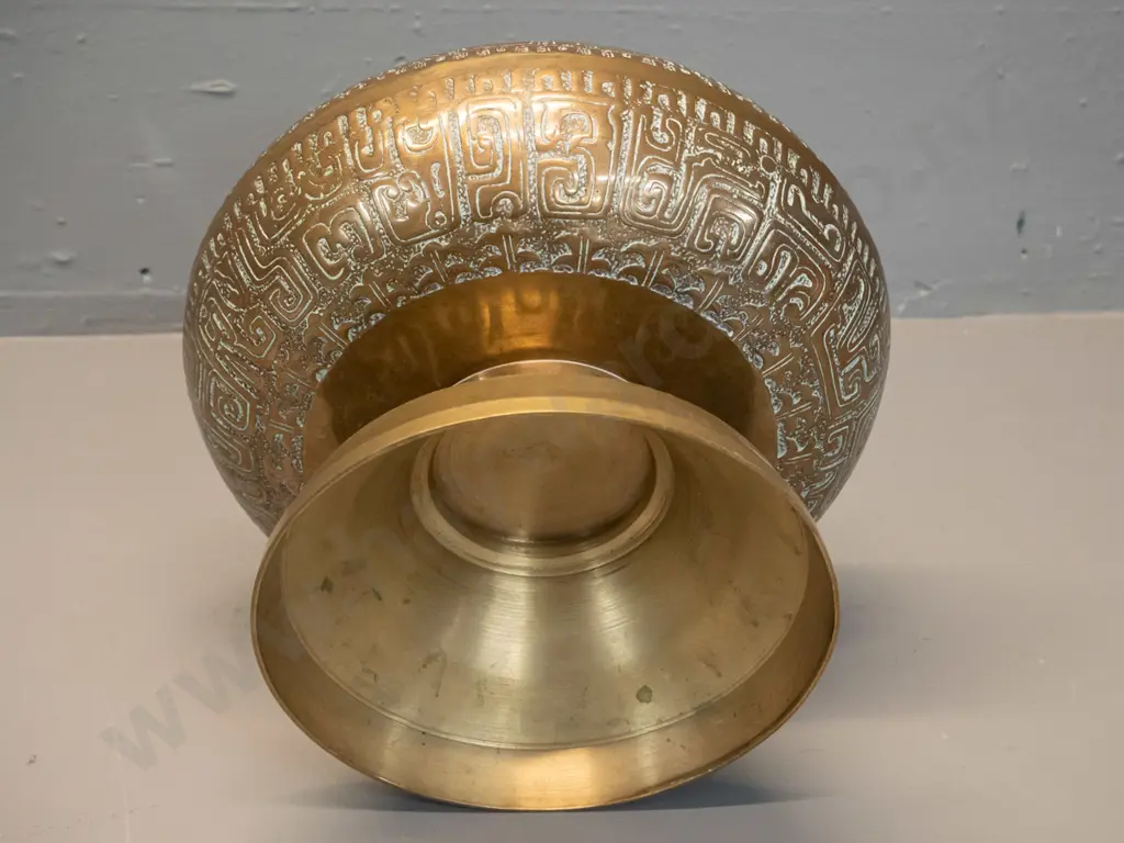 heavy cast brass temple incense burner or footed bowl with incised decoration H-170 D-260 Image 1++
