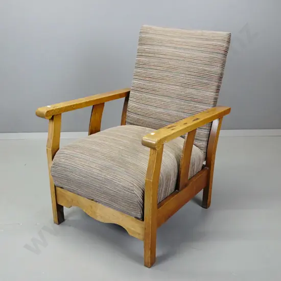 vintage oak Morris chair with sprung upholstered seat, brass adjustment bar to back. Some staining to polish on arms.