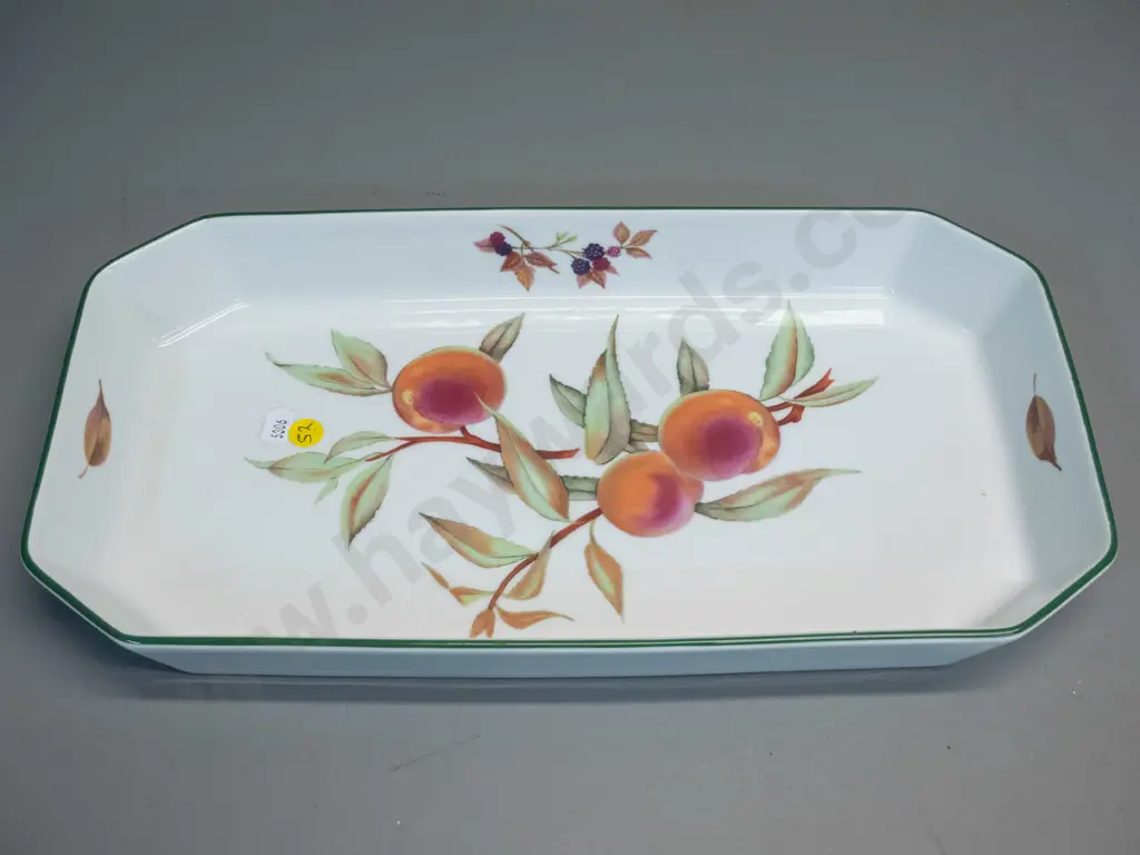 Royal Worcester Evesham rectangular baking dish L-390 W-210 Image 1++