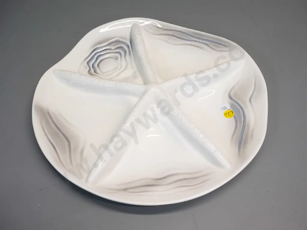 Studio Ceramics NZ sea-star motif segmented dish - marked NZ on base, some crazing D-325 Image 1++