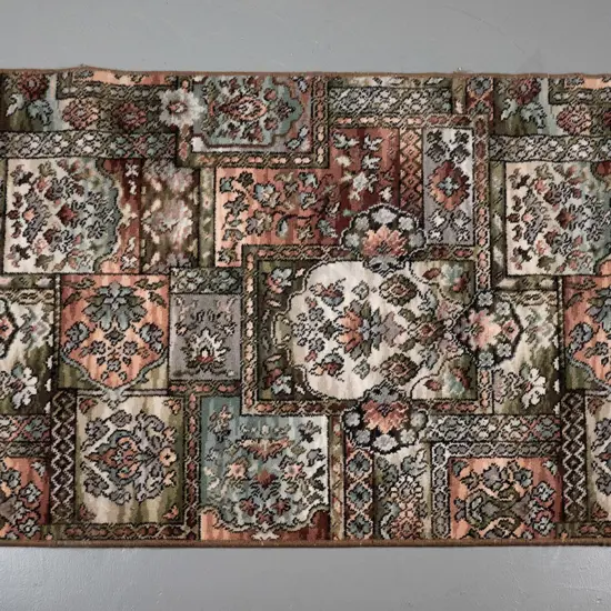 small piece of Feltex NZ wool carpet with bound edges L-1360 W-915
