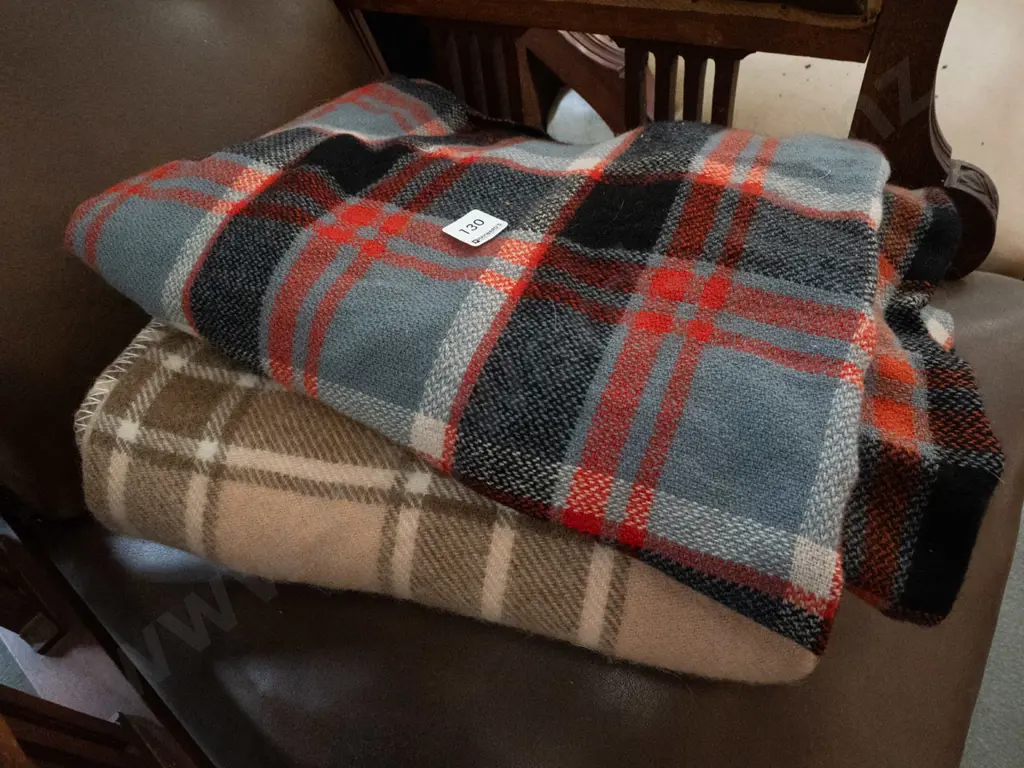 2 checked blankets Image 1++