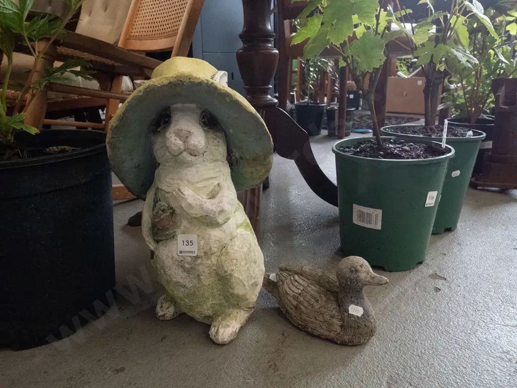 2 garden ornaments - rabbit and duck Image 1++