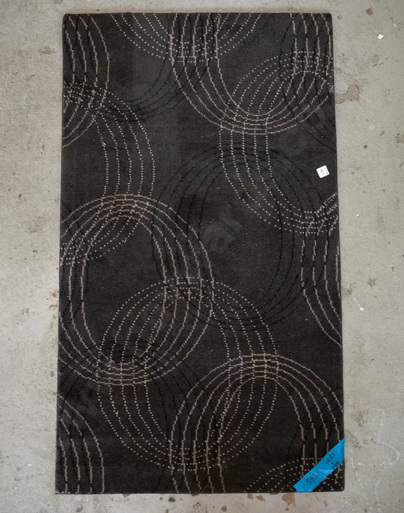 small edged floor mat L-1220 W-700 Image 1++