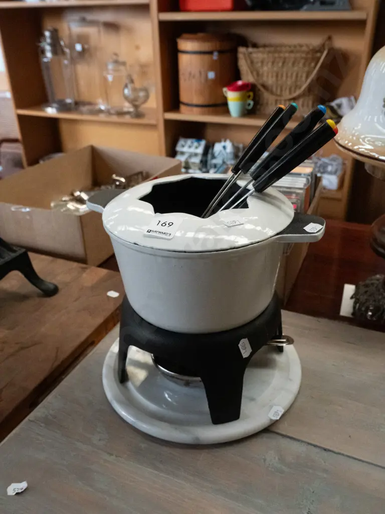 cast iron enamel fondue set Image 1++
