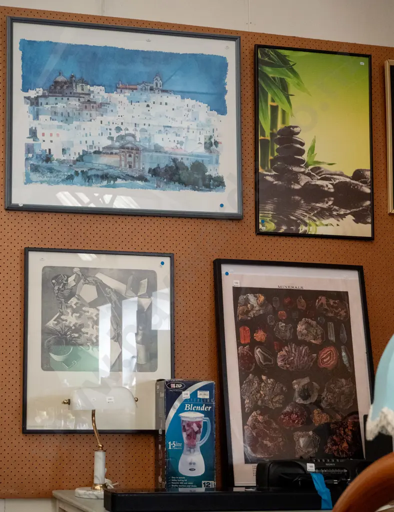 4 framed prints - blue dots Image 1++