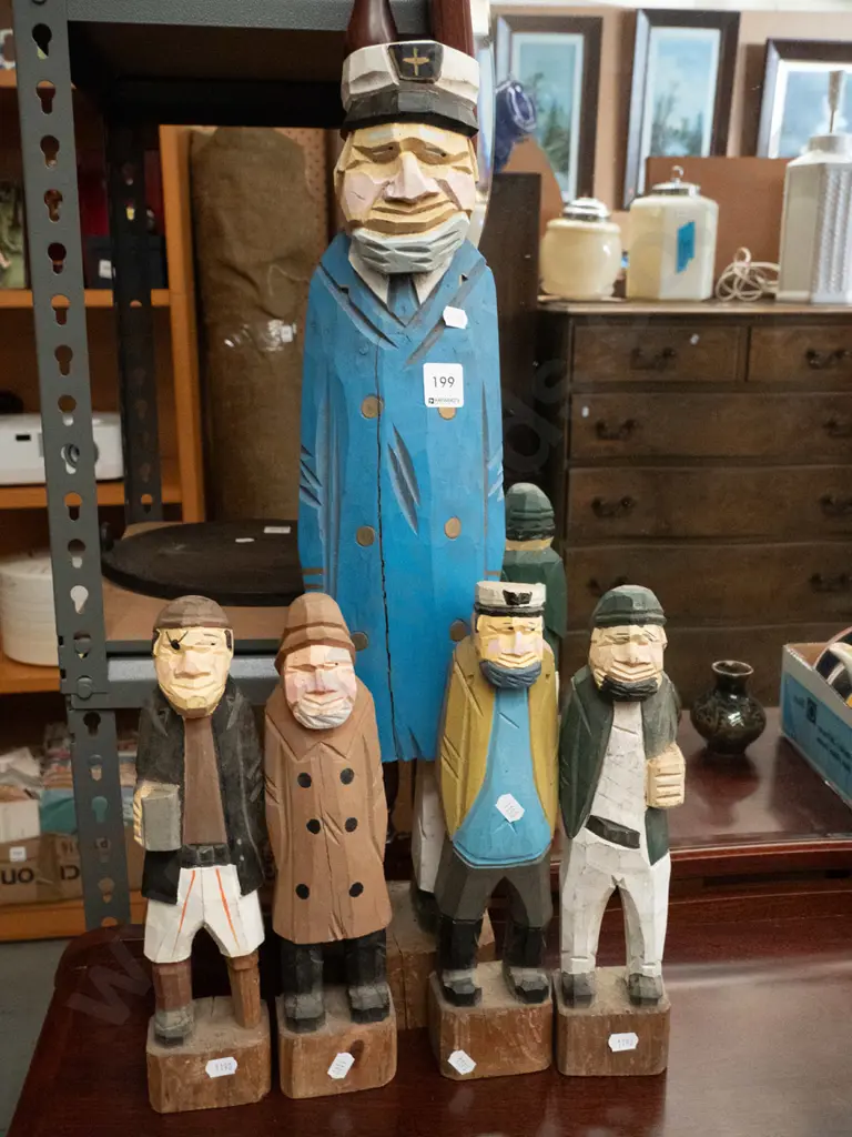 5 carved wooden fishermen figures - tallest H-600 Image 1++