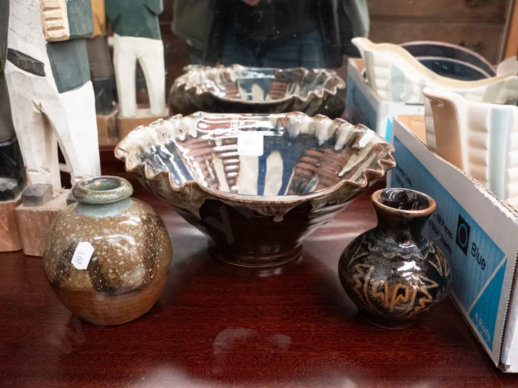 studio pottery bowl and 2 bud vases Image 1++