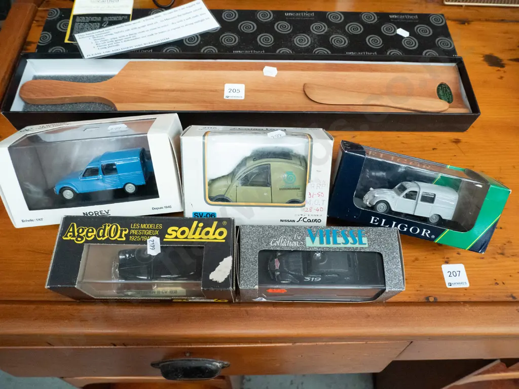 5 boxed model Citroens Image 1++